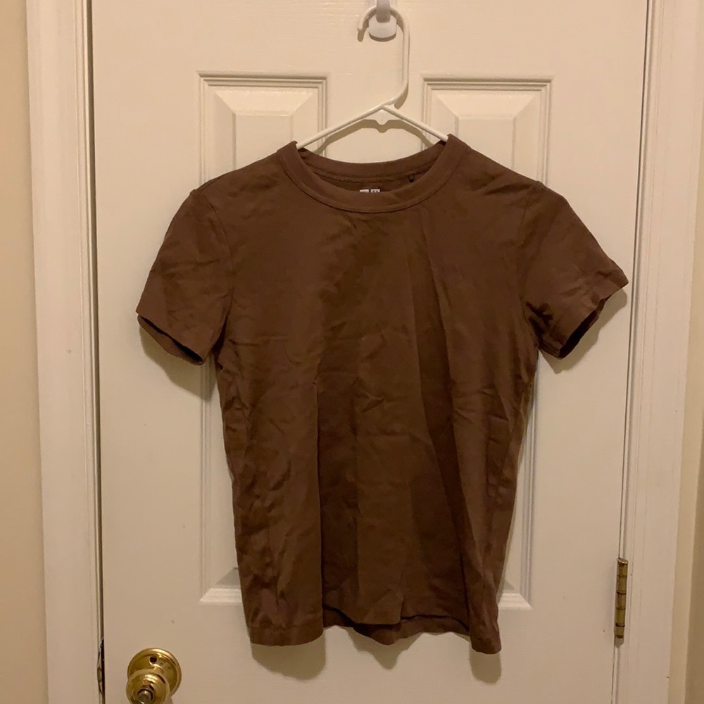 Uniqlo plain brown T shirt